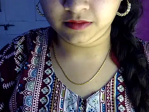 Cute Aliyaa online show from 18, 7, 2026