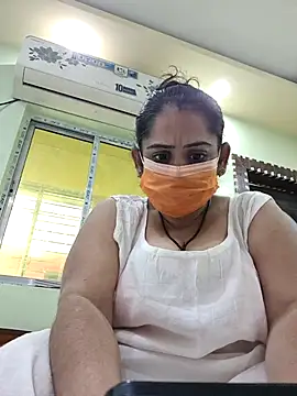 Snapshot of diyam4002 chatting on 5, 2, 2026 diyam4002 online show from 5, 2, 2026