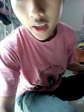 Snapshot of Hoa-tuylip chatting on 6, 5, 2026 Hoa-tuylip online show from 6, 5, 2026