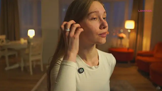 Snapshot of SharaNewbern chatting on 26, 2, 2026 SharaNewbern online show from 26, 2, 2026