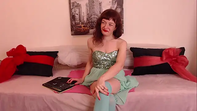 Snapshot of SabrinaBrows chatting on 6, 7, 2026 SabrinaBrows online show from 6, 7, 2026