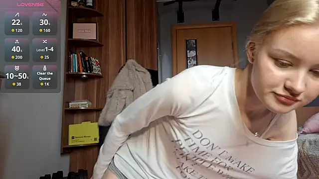 Snapshot of ChongTreece chatting on 25, 4, 2026 ChongTreece online show from 25, 4, 2026