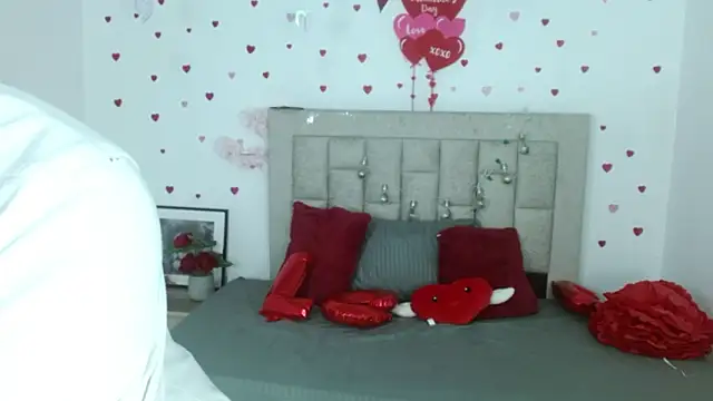 Snapshot of Caius_fox chatting on 3, 3, 2026 Caius fox online show from 3, 3, 2026