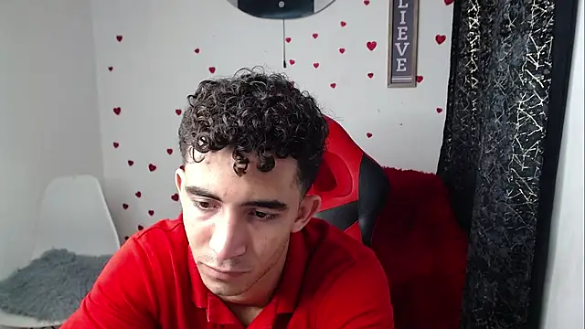 Snapshot of Caius_fox chatting on 27, 3, 2026 Caius fox online show from 27, 3, 2026