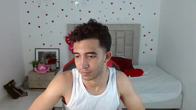 Snapshot of Caius_fox chatting on 29, 3, 2026 Caius fox online show from 29, 3, 2026