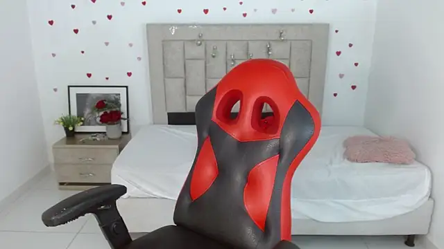 Snapshot of Caius_fox chatting on 30, 3, 2026 Caius fox online show from 30, 3, 2026