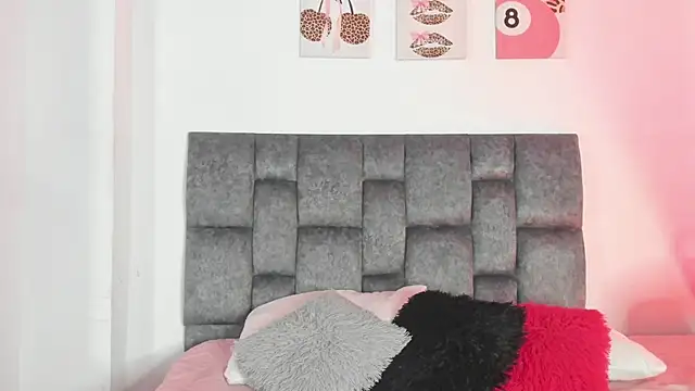 Snapshot of Isabella_Moon9 chatting on 6, 6, 2026 Isabella Moon9 online show from 6, 6, 2026