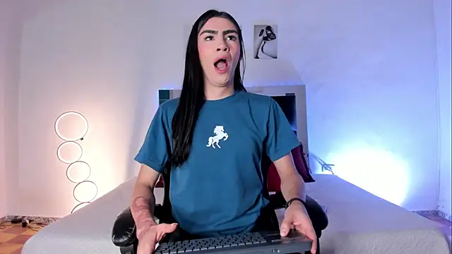 Snapshot of Isabella_Moon9 chatting on 16, 7, 2026 Isabella Moon9 online show from 16, 7, 2026