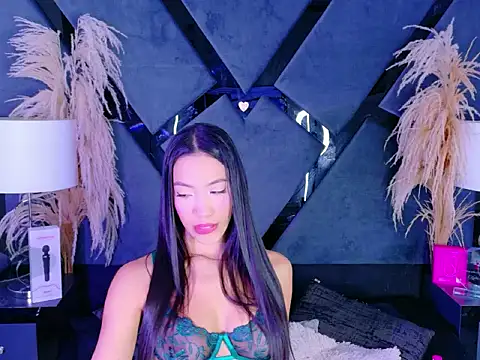 KylieWhitee online show from 17, 2, 2026