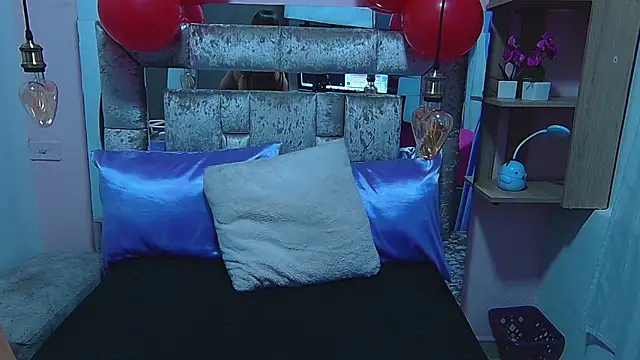 thyara noa online show from 14, 2, 2026