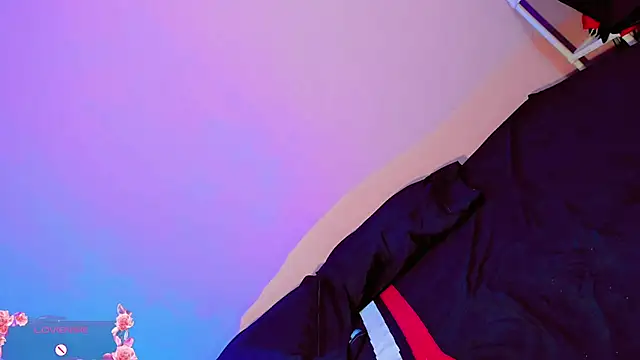 Snapshot of zoe_rous2 chatting on 4, 4, 2026 zoe rous2 online show from 4, 4, 2026