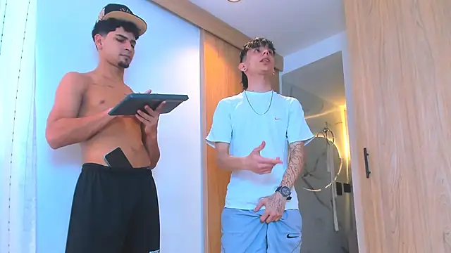 Snapshot of TheBatMansion chatting on 10, 2, 2026 TheBatMansion online show from 10, 2, 2026