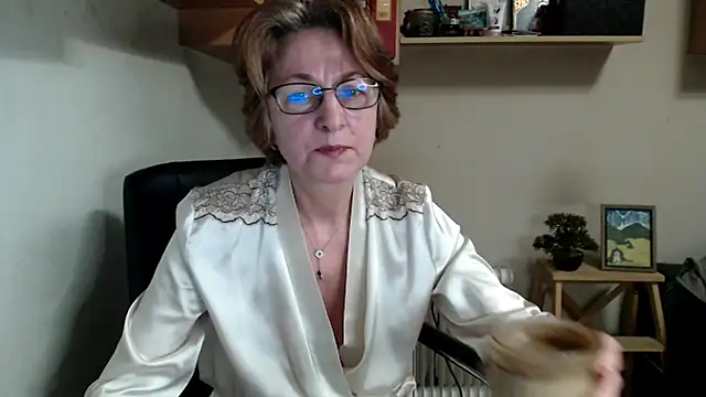 katemodel online show from 15, 4, 2026