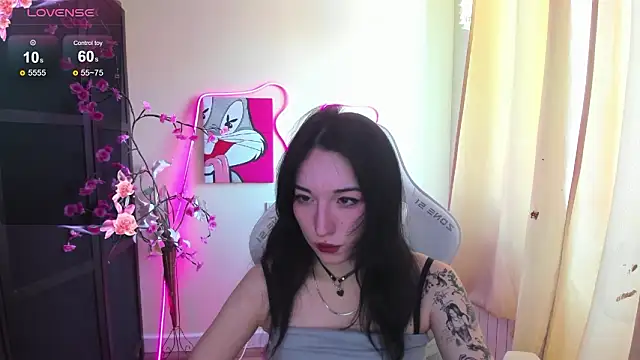 Snapshot of AliceeinWonderlanddd chatting on 3, 2, 2026 AliceeinWonderlanddd online show from 3, 2, 2026