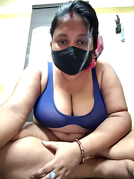 Snapshot of Curvy_Trisha chatting on 15, 4, 2026 Curvy Trisha online show from 15, 4, 2026