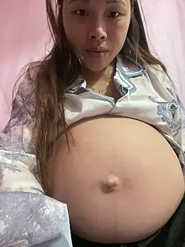 Snapshot of Emxinhka1 chatting on 4, 4, 2026 Emxinhka1 online show from 4, 4, 2026