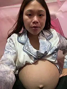 Snapshot of Emxinhka1 chatting on 5, 4, 2026 Emxinhka1 online show from 5, 4, 2026