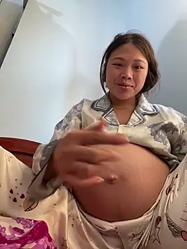 Snapshot of Emxinhka1 chatting on 11, 4, 2026 Emxinhka1 online show from 11, 4, 2026