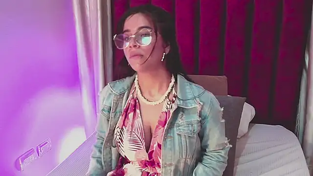 Snapshot of VaiaLowell chatting on 20, 2, 2026 VaiaLowell online show from 20, 2, 2026