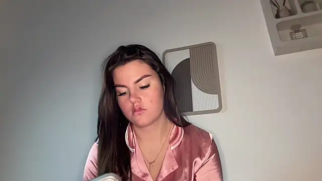 Snapshot of kiaraaaa75 chatting on 12, 2, 2026 kiaraaaa75 online show from 12, 2, 2026