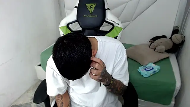 Snapshot of Black_diamondd_ chatting on 31, 1, 2026 Black diamondd online show from 31, 1, 2026