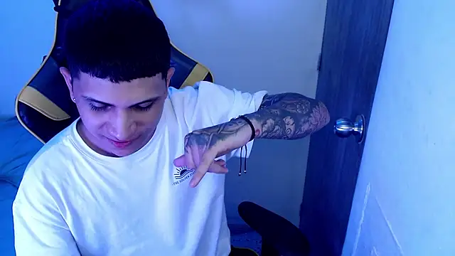 Snapshot of Black_diamondd_ chatting on 2, 2, 2026 Black diamondd online show from 2, 2, 2026