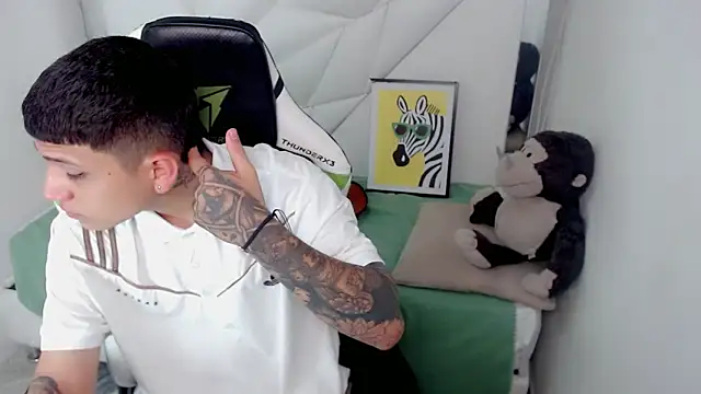 Snapshot of Black_diamondd_ chatting on 5, 2, 2026 Black diamondd online show from 5, 2, 2026