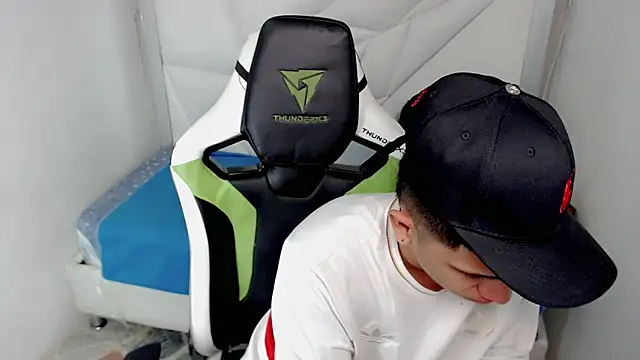 Snapshot of Black_diamondd_ chatting on 12, 2, 2026 Black diamondd online show from 12, 2, 2026