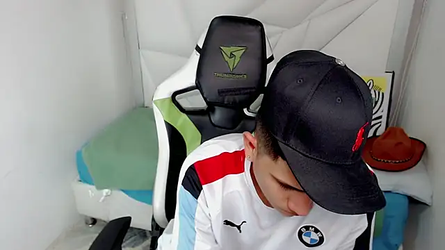 Snapshot of Black_diamondd_ chatting on 13, 2, 2026 Black diamondd online show from 13, 2, 2026