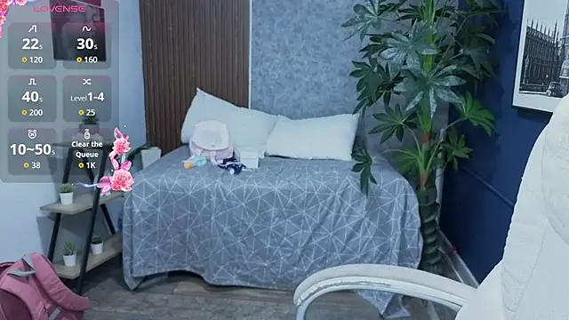 saphire  online show from 13, 4, 2026