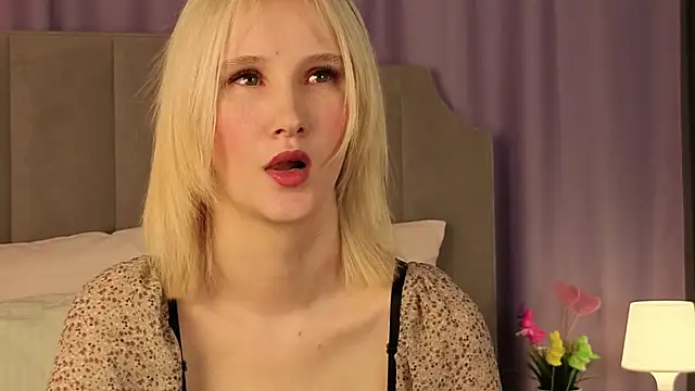 Snapshot of CrystalLili chatting on 21, 4, 2026 CrystalLili online show from 21, 4, 2026