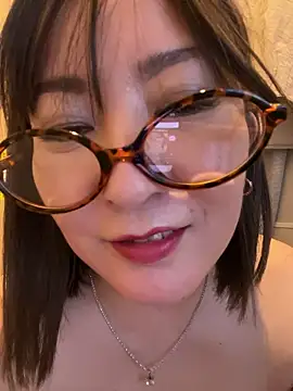 Mitsuco surflady online show from 18, 4, 2026