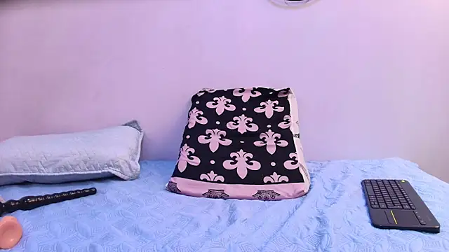 melany roberts  online show from 12, 2, 2026