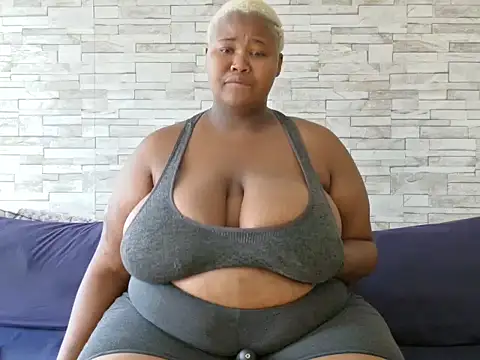 Snapshot of BustyBmw chatting on 22, 2, 2026 BustyBmw online show from 22, 2, 2026