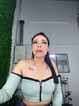 Snapshot of cristal__violetaa chatting on 11, 2, 2026 cristal violetaa online show from 11, 2, 2026