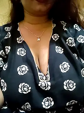 Snapshot of PARI51 chatting on 21, 4, 2026 PARI51 online show from 21, 4, 2026