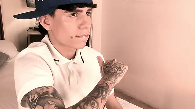 Snapshot of Angel_eros_ chatting on 2, 3, 2026 Angel eros online show from 2, 3, 2026