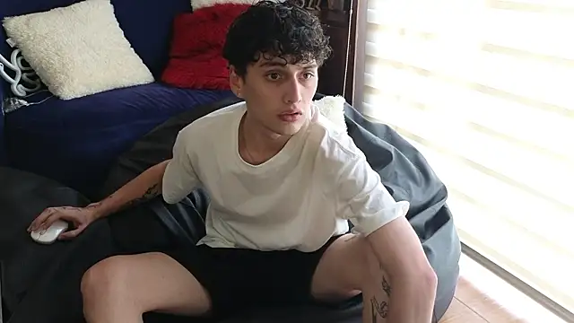 mrpicklesx23 online show from 3, 2, 2026