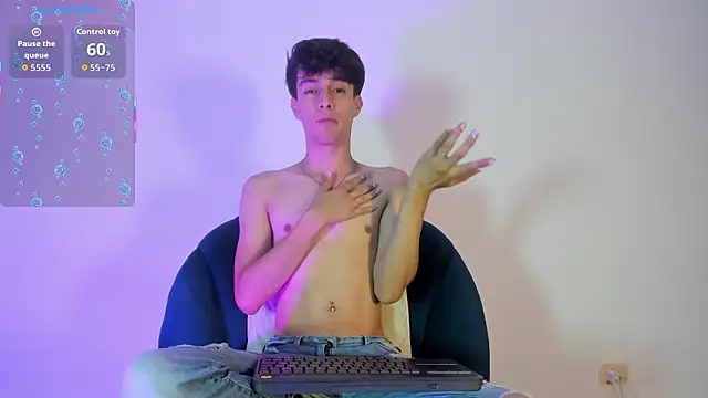 axxxel twink online show from 24, 3, 2026