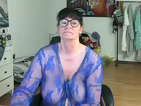 Sylly online show from 9, 3, 2025