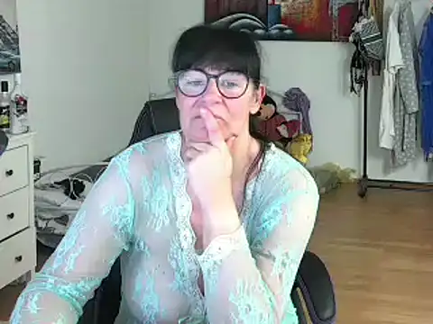 Sylly online show from 10, 3, 2025