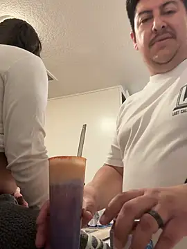 Snapshot of Skizm1986 chatting on 3, 2, 2026 Skizm1986 online show from 3, 2, 2026