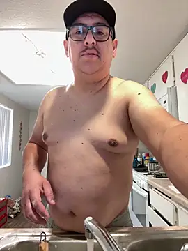 Snapshot of Skizm1986 chatting on 12, 2, 2026 Skizm1986 online show from 12, 2, 2026