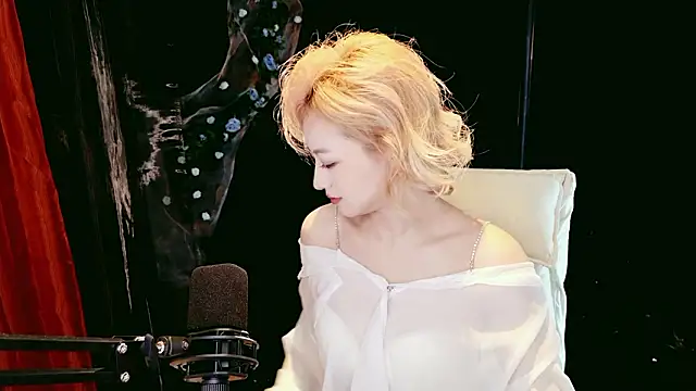 Snapshot of Lady-Mia777 chatting on 8, 2, 2026 Lady-Mia777 online show from 8, 2, 2026