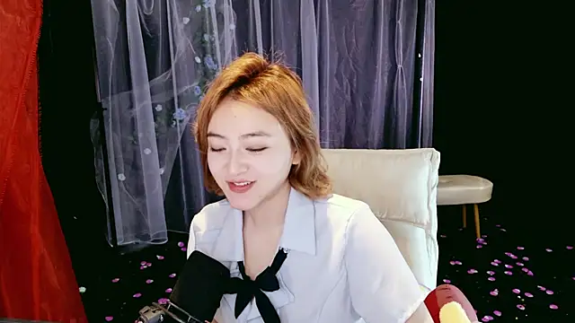 Lady-Mia777 online show from 7, 4, 2026