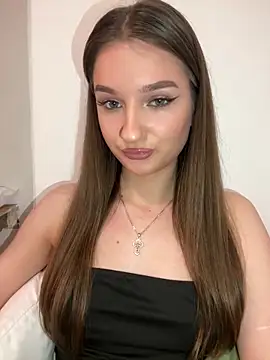 Green eyes lady online show from 22, 2, 2026