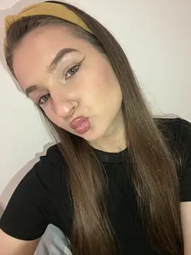 Snapshot of Green_eyes_lady chatting on 13, 5, 2026 Green eyes lady online show from 13, 5, 2026
