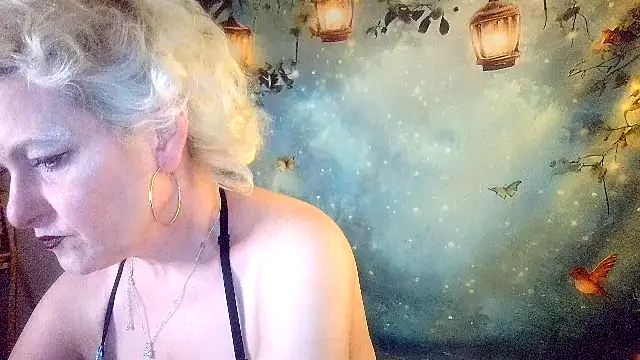 Snapshot of Blondie_the_librarian chatting on 9, 5, 2026 Blondie the librarian online show from 9, 5, 2026