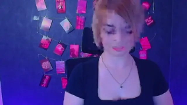 Snapshot of CuttieEmma chatting on 18, 4, 2026 CuttieEmma online show from 18, 4, 2026