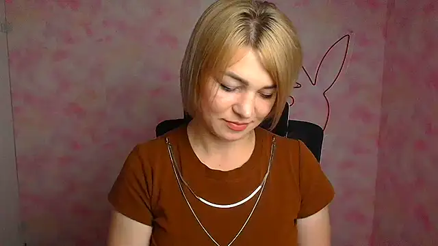 Snapshot of CuttieEmma chatting on 10, 7, 2026 CuttieEmma online show from 10, 7, 2026